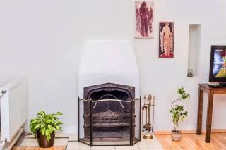 Opera House 2BR Apt with Tbilisi Charm - By Wehost - 4