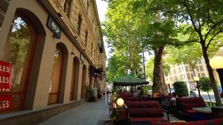 Stylish Apartment on Rustaveli Avenue - Tbilisi - 6