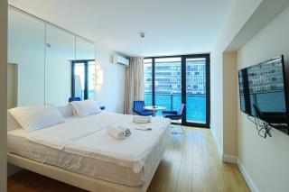 Cozy and Stylish Apartment With Sea View In Batum - Batoemi - 2