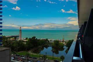Cozy and Stylish Apartment With Sea View In Batum - Batoemi - 3