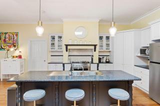 4-Bed 3-Bath Sunset Haven - Sunset Strip - 9
