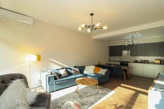 Stylish 2BR Apartment In City Center-By Wehost - 0