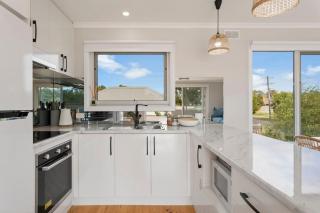 Imollu Beach House 5-Bed 2 5-Bath - Cowes - 2