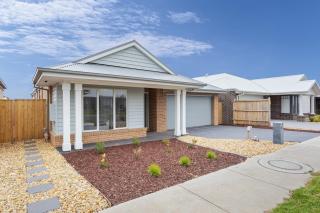 Lux 4BR 2BA Modern Fam Home - Cowes - 0