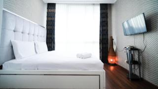 Stunning and Cozy 1BR at The Via and The Vue Apartment By Travelio - Surabaya - 0