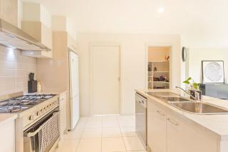 Family w Large Pool & Game Garage Wlk to Beach - Cowes - 3