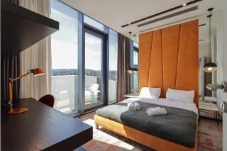 Luxury Hotel Apartment With Stunnig Views For 4 - Tbilisi - 7