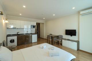 Comfy and Modern Studio Apartment In The Center of Batumi - Batoemi - 5