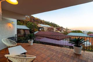Stylish 2BR apt w huge terrace in Old Tbilisi - Tbilisi - 5