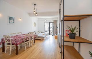 Vake Chic 2BR Comfort Home - By Wehost - Tiflis - 0