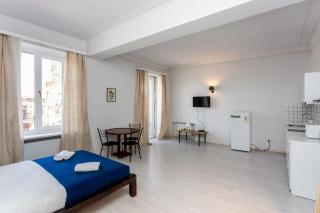 Super Central and Cozy Apartment Next to Stamba - Tbilisi - 0