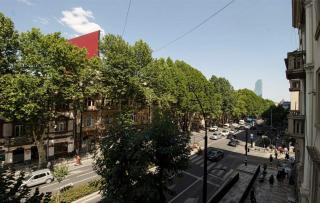 Super Central and Cozy Apartment Next to Stamba - Tbilisi - 3