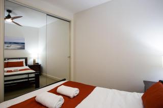 Waterfront Apt Gorgeous Views - 4