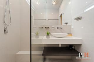 Luxurious Home Close to The Beach - Surf Beach - 2