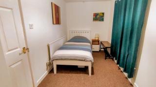 Bramble Cottage In The Wonderful Rhondda Valley by StayStaycations - Llwyn-y-pia - 6