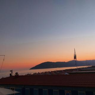 Tra monti e mare via Filippo Turati 17 bis - 5