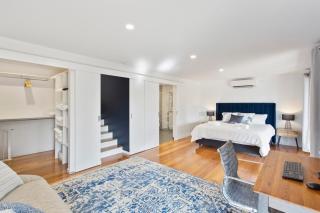 Luxury Getaway in a Statement Home Steps to Beach - Cape Woolamai - 7