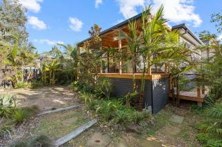 Luxury Getaway in a Statement Home Steps to Beach - Cape Woolamai - 4
