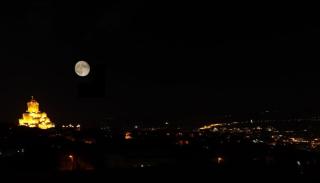 Newly Renovated Stylish Apart W stunning views - 5