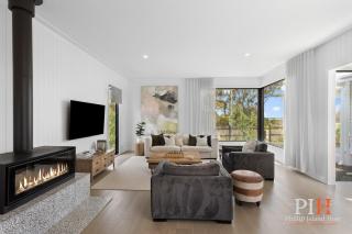 Charming 4 BR Cottage Retreat - Newhaven - 9