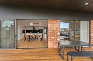 Upscale Family Retreat Just 5 Min Walk to Beach - Cape Woolamai - 1