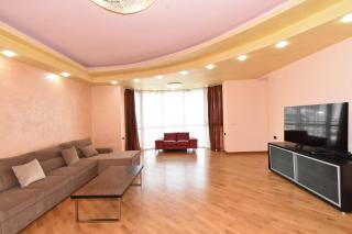Amiryan street, 3 bedrooms Grand and Sunny apartmet AM2711 - Yerevan - 3