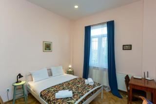 Central Tbilisi Apt with City Views - by Wehost - 4