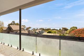 Bellevue Mini Golf Rumpus Rm + Sea Views Modern - Cowes - 3