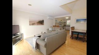 Self Contained Unit Close to the Beach - 4