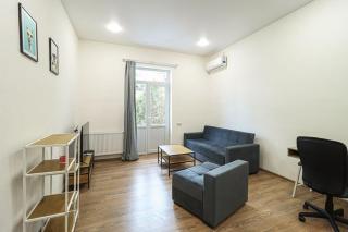Cozy Central Apartment By Wehost - Tiflis - 3