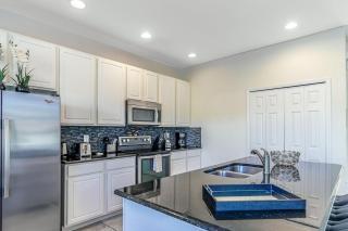 NEW Vacation Townhome Private Pool Near Disney! - 1