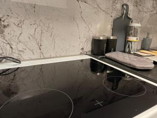 Serenity Luton Suite Near Mall - 2