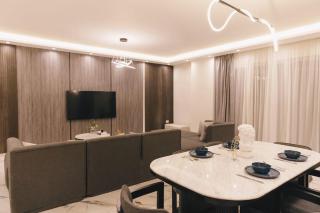 Signature Stays Breezy Modern Apt - 0