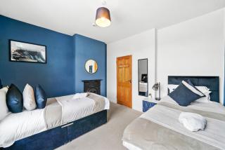 Harbourside Penthouse Apartments Sleep 16 - Bristol - 2