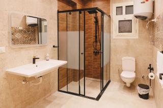 Signature Stays Breezy Modern Apt - 3