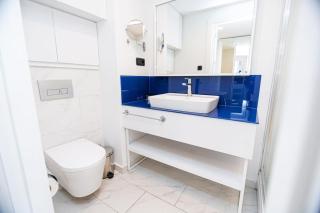 Sunny Apartment In Orbi C Block - Batumi - 4