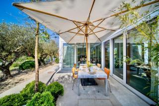 Villa Serenity Sustainable Luxury Retreat by GuestLee - Preverenges - 4