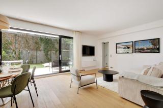 Passy - Eiffel Tower - Amazing 2BR with garden - Paris - 3
