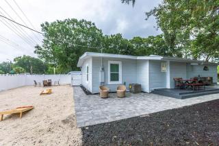 Cozy Getaway Home - near Siesta Key Beach - Sarasota - 9