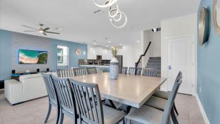 Last Minute Disney Getaway! Private Pool, Hot Tub & Games Room. Book Now! #91325 - Kissimmee - 2