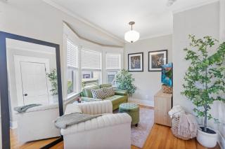 The Downtown Carriage Flat - 1