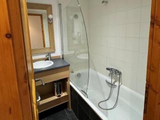 Confortable 3 Pièces au Pied des Pistes - Piscine, WiFi et Animaux Admis - FR-1-181-2817 - La Plagne Tarentaise - 5