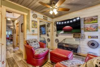 Duck Pond Mancave #1439 - 8