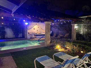 Hermosa Casa con Piscina Privada en Punta Leona - Granadilla - 2