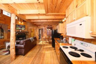 A Bit of Heaven #252 - Sevierville - 2