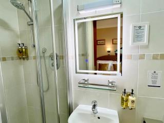 Riviera Lodge Hotel - 8