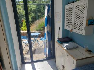 Chambre et terrasse dans une ancienne bergerie - Olargues - 4