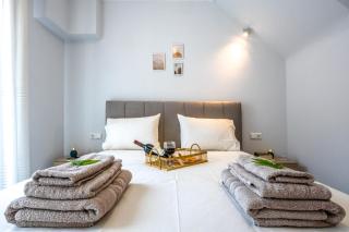 Maria's Deluxe Apartments - Iraklitsa - 0