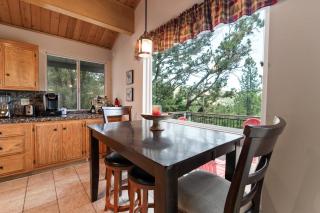 Chalet Colusa - SPECTACULAR MOUNTAIN RETREAT WITH INVITING HOT TUB! - 3