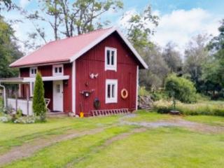 4 person holiday home in HOVMANTORP - 0